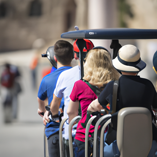 קבוצת טיולים המטיילת בירושלים תוך שימוש באפשרויות תחבורה בנות קיימא שונות